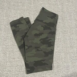 Wunder train high rise camo leggins